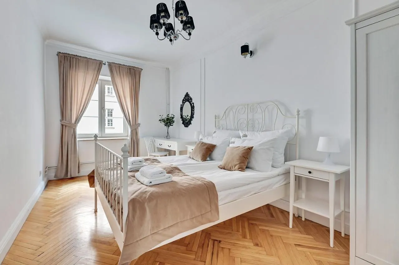 Dlugi Targ Street, Main Old Town & Riverside By Downtown Apartments Gdansk