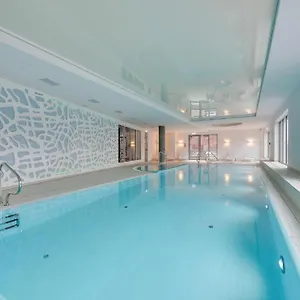 Waterlane Island - Riverview Pool, & Gym By Downtown Apartment