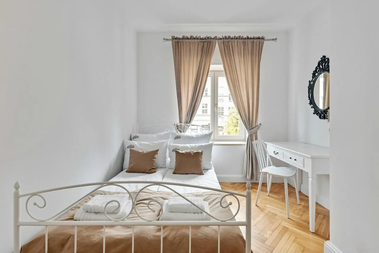 Dlugi Targ Street, Main Old Town & Riverside By Downtown Apartments Gdansk