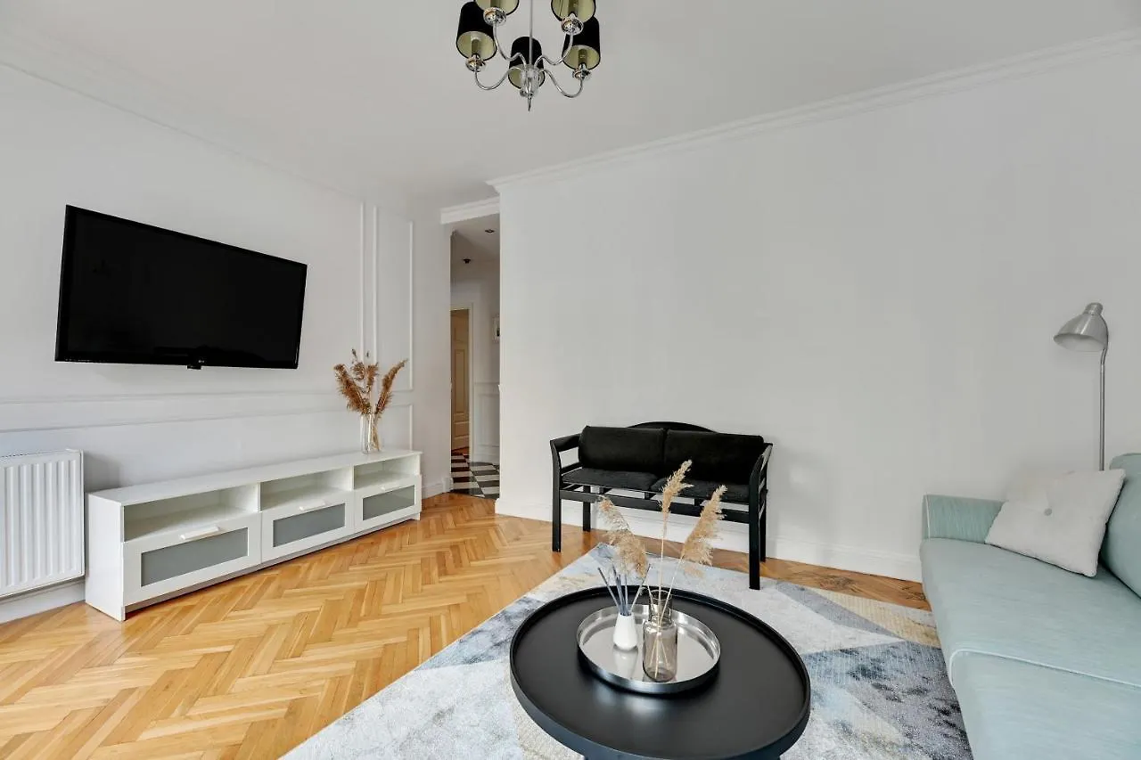 Dlugi Targ Street, Main Old Town & Riverside By Downtown Apartments Gdansk Poland